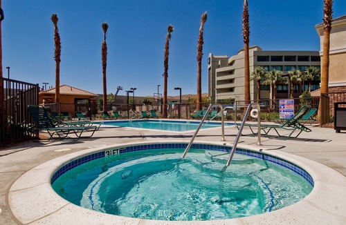 Palmdale Apartment | Accessible 1BR Suite w/Kitchen + Free Breakfast