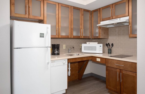 Dupont Apartment | ADA Suite w/Tub Nr DEN | Free Breakfast