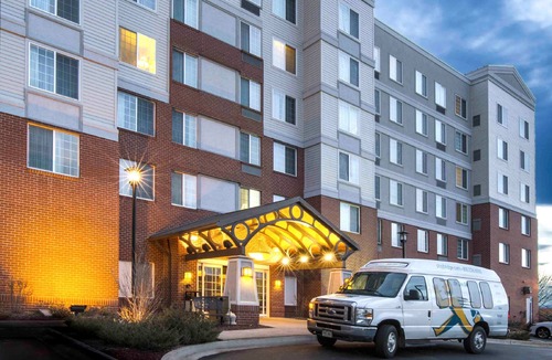 Dupont Apartment | ADA Suite w/Tub Nr DEN | Free Breakfast