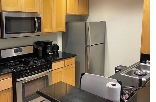 Downtown Los Angeles Apartment | Adorable and Bright 2BD 2BR Unit