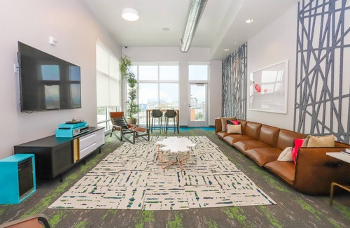 River North Art District Apartment | Adorable Studio in Rino