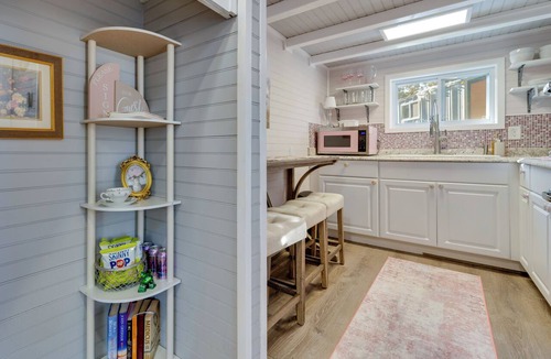 Woodland Park Apartment | Adorable Tiny Home w/Mtn Views in Woodland Park!