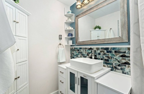 Southeast House | Adorable townhome in southeast Denver