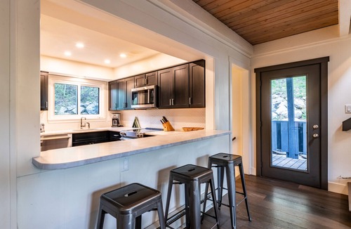 Blue River House | Adventure Awaits! Cozy Aframe 5 Min to Breck.