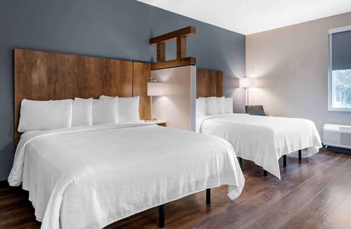 Southeast Colorado Springs Hotel | Adventure-Ready Double Queen Free Breakfast & Gym