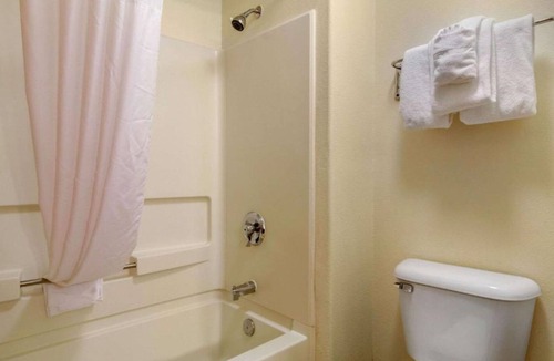 Lakewood House | Affordable and dependable accommodations in Lakewood