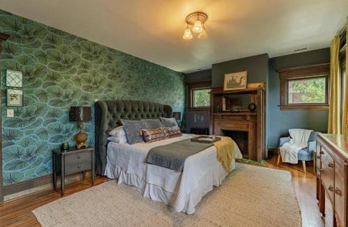 Highland Square House | Akrons Werner House Historic 4 Bedroom Luxury