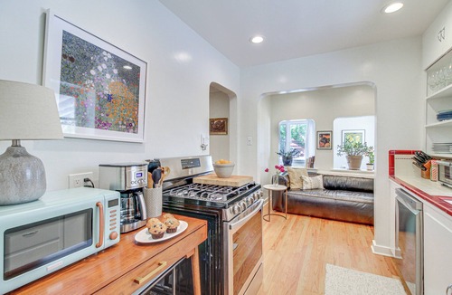 Nob Hill Cottage | Albuquerque Adobe Cottage: Yard, Walkable Area