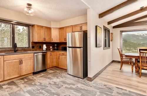 Windcliff Estates House | Alleman North Vacation At Windcliff 3 Bedroom Home by RedAwning