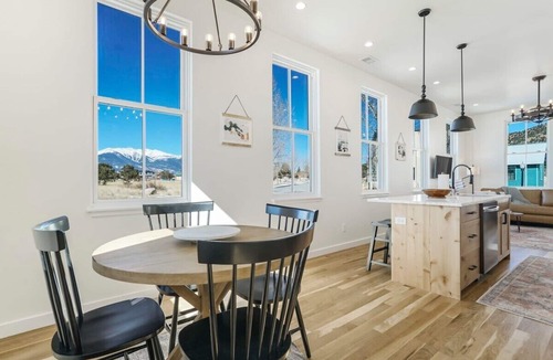 Buena Vista House | Alpine Estate! DT Villa w 3 Full Kitchens & Views!
