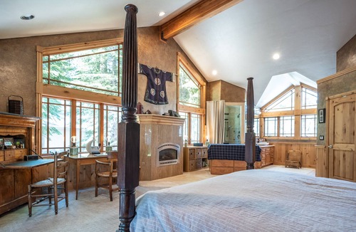 Tahoe Paradise Ski Chalet | Alpine Estate W/ Hot Tub