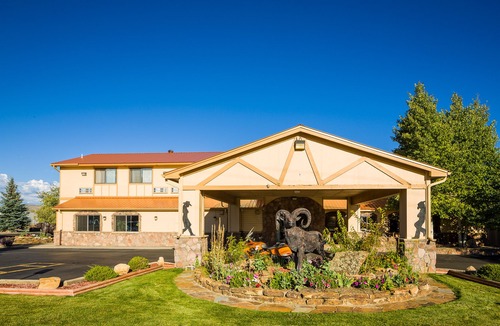 Gunnison Hotel | Alpine Inn & Suites Gunnison