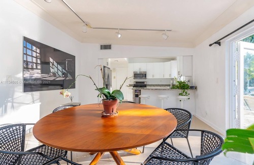 Central Fort Lauderdale House | Amazing backyard for Family vacation with heated pool.