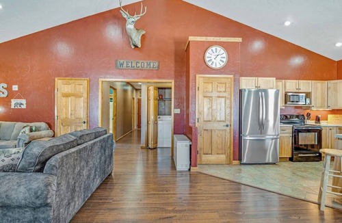 South Fork House | Amazing mountain getaway with high-speed WiFi, foosball table & great view