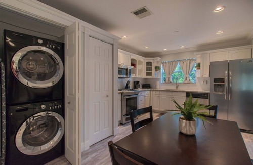 South Lake House | Amazing Pool, cozy home in the heart of Hollywood