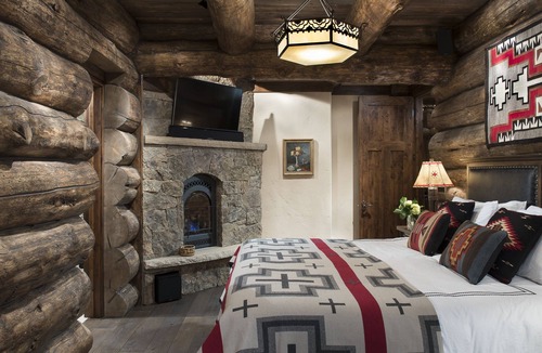 Vail Cabin | Amazing Private Lodge, Cinema, HotTub, Firepit, BBQ, GameRoom, Solaris Parking!