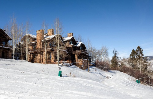 Avon House | Amazing Ski-in/Out 5 Bedroom Home Directly on Slopes. Views!