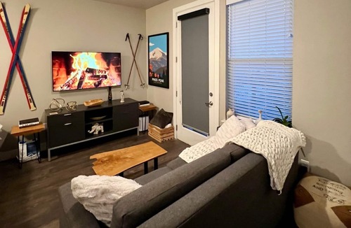 Golden Apartment | Amazing Summer Rental in Golden!