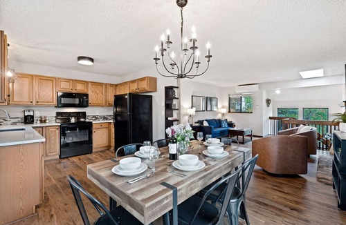 Fort Collins House | Amazing Sunsets, Biking, Boating and More at the Horsetooth Stoop!