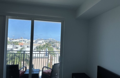 17th Street Causeway Apartment | Amazing updated apartment in hotspot las olas walking distance to everything!