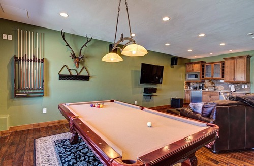 Woodmoor Cabin | Amazing views from this Breckenridge Mountain Lodge. Hot Tub, Fire Pit & Shuttle