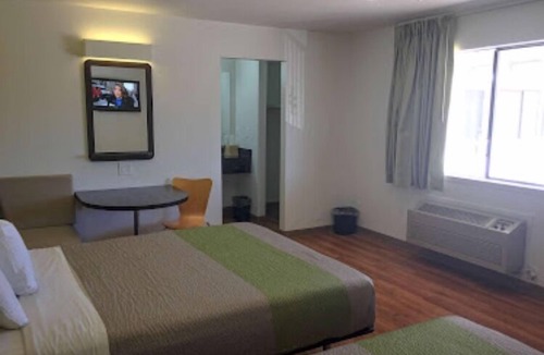 Hawthorne Hotel | American Inn
