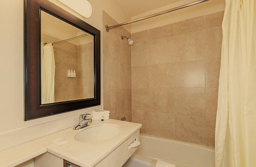 Austinburg Hotel | Americas Best Value Inn Austinburg