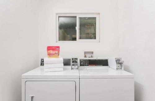 Wendover Hotel | Americas Best Value Inn Wendover
