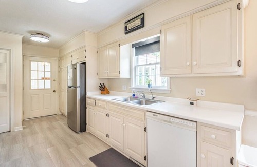 Orrville House | Amish Country Getaway w/Hot Tub & Views