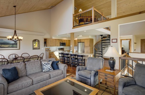 Steamboat Springs House | An Easy 3-Minute Walk to the Slopes!