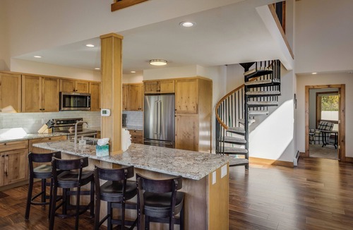 Steamboat Springs House | An Easy 3-Minute Walk to the Slopes!