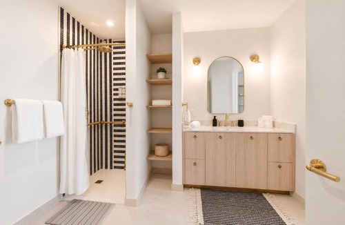 Wynwood Art District Apartment | An elevated Wynwood retreat with rooftop pool