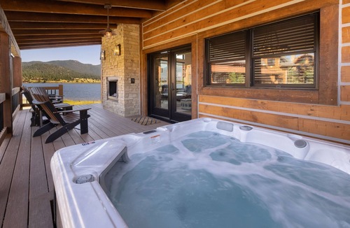 Estes Park Cabin | Anglers Paradise - Located on Lake Estes, Fireplace, Two Large Patios, and Private Jacuzzi