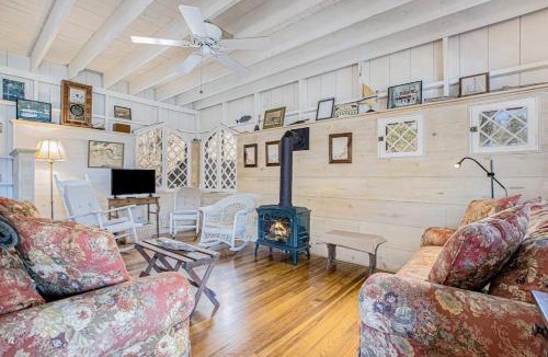 Saugatuck House | Anna's Cottage