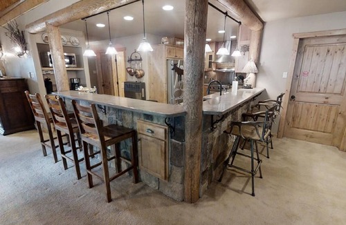 Taos Ski Valley House | Antlers Riverside Lodge - Upper Valley - New Property - Pet Friendly - Jacuzzi -