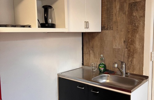 Sunrise Apartment | Apartment in Sunrise with AC and parking lot