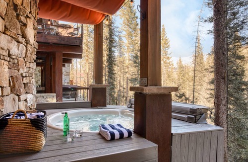 Mountain Village Cabin | Apex by AvantStay | Cozy Expansive Mountain Home | Close to the Slopes!