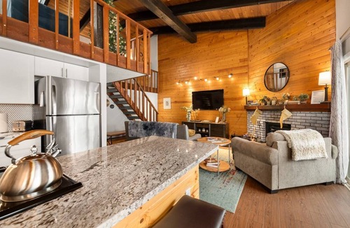Steamboat Springs Condo | Apex Loft: Mountain Views, Hot Tub, and Free Bus Access Right Outside!