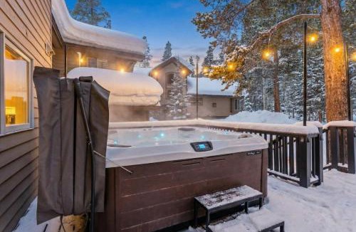 Christie Heights House | Apres Ski Haven Pet Friendly with Private Hot tub