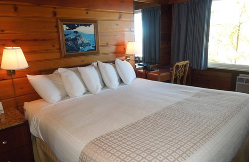 Port Clinton Hotel | Arlington Inn