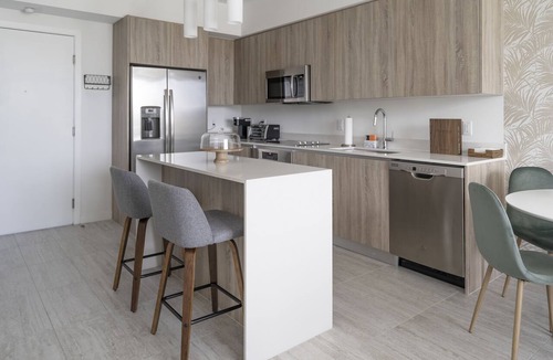 Northeast Miami Condo | Artistic Design District Stay, Parking, Pool, Gym