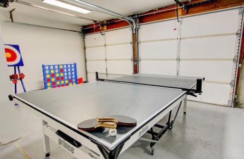 Ralston Valley House | Arvada Getaway-Hot Tub Game Room & Entertainment