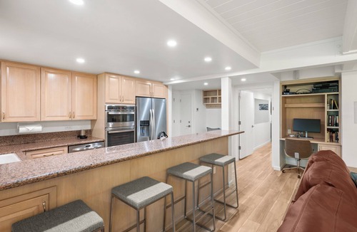 Aspen Condo | Aspen Alps Three Bedroom Condo - ground floor and walking distance to town