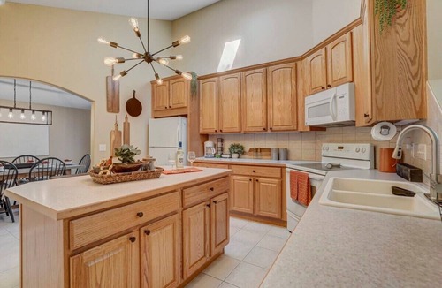 Northwest Colorado Springs House | Aspen Glen! Dog Friendly w/Nintendo & Firepit!