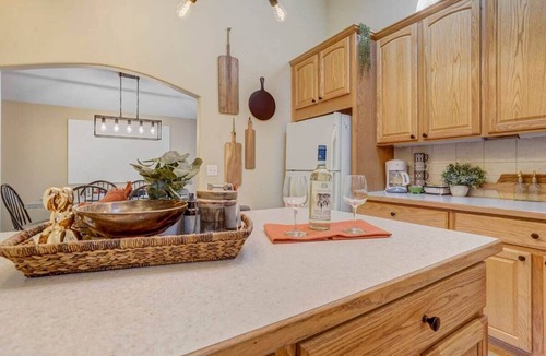 Northwest Colorado Springs House | Aspen Glen! Dog Friendly w/Nintendo & Firepit!