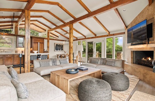 Brush Creek Village House | Aspen Luxury 4 bedroom Mountain Retreat
