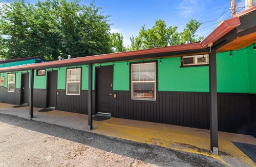 Moab Apartment | Atomic #7 I Downtown I Historic I Trailer Parking