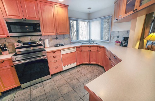 Estes Park Cabin | Attached cabin with King bed, Fireplace and Personal Hot Tub