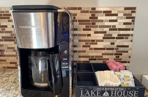 Sherrodsville Cottage | Atwood Lake Large Family Retreat
