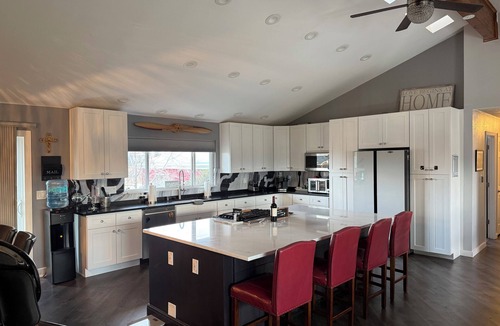 Parkland House | ~AWESOME AIRPARK HOME~ with Great amenities-3 bedroom 2 level large home